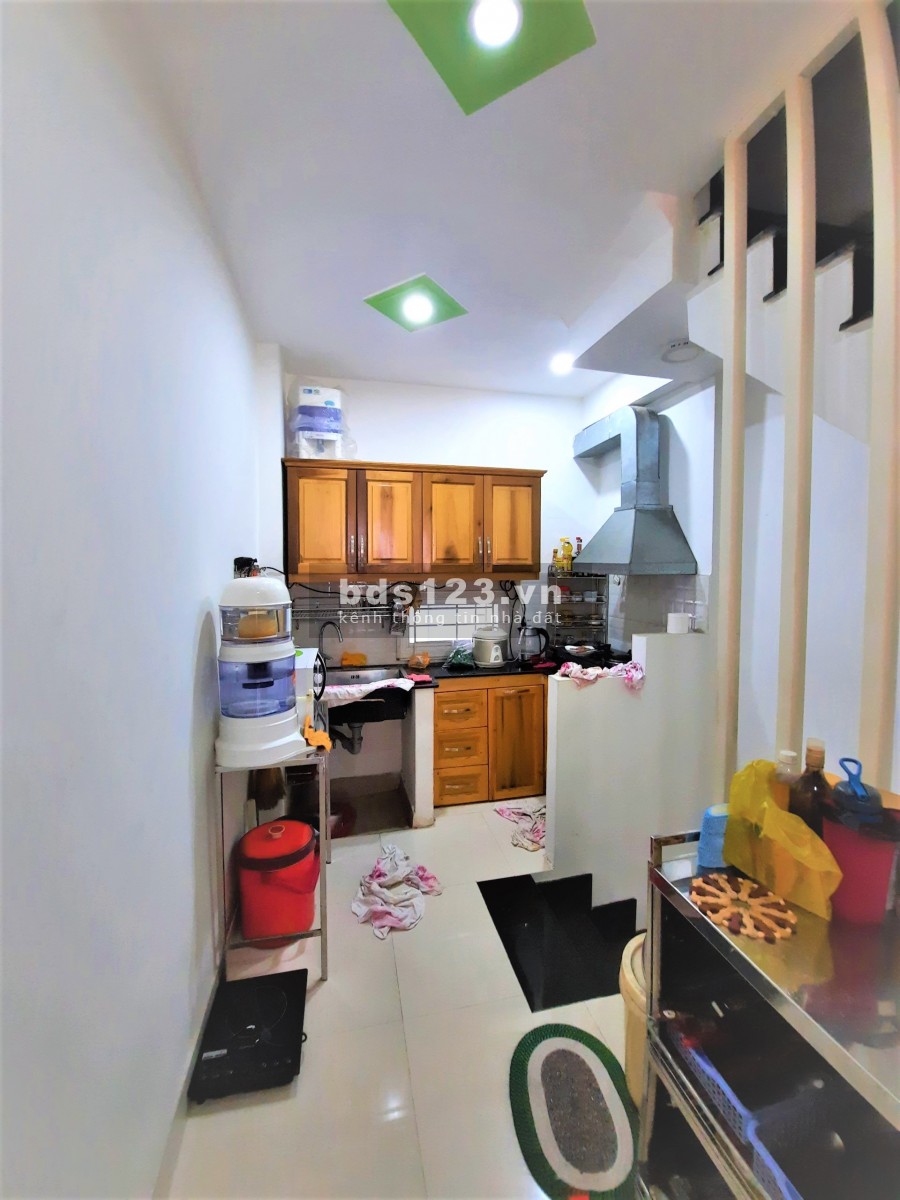 Nhà ĐẸP 3 lầu vuông vứt ở liền, hẻm oto CMT8 Q10_4ti4 bớt lộc
