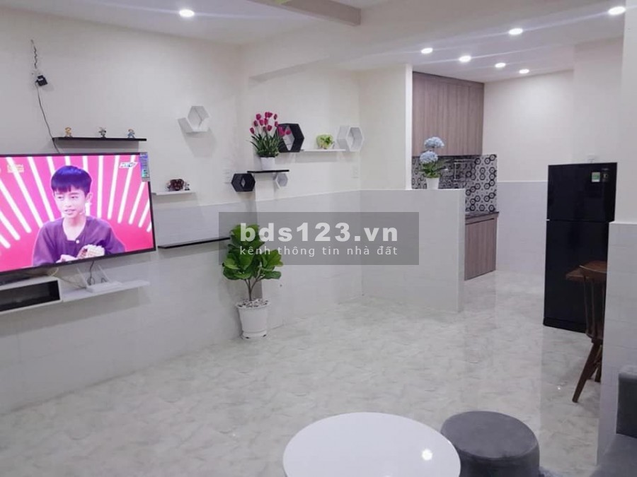 Bán gấp nhà Bùi Quang Là, phường 12, Gò Vấp, 2 tầng đúc, dt 30m2, giá 2,75 tỷ