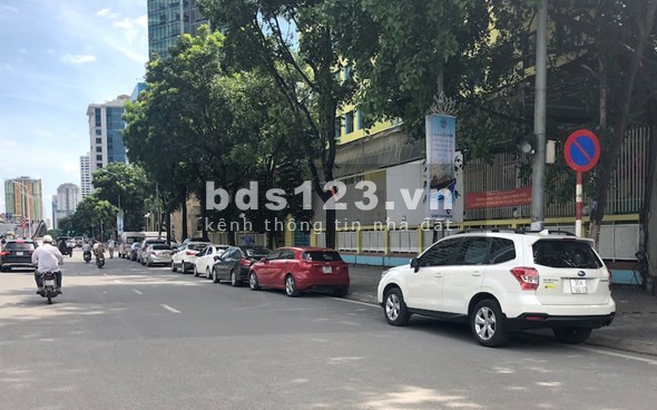 Siêu hiếm bán nhà Liễu Giai đẳng cấp mặt phố 70m, mt 9m, giá bán 37.5 tỷ