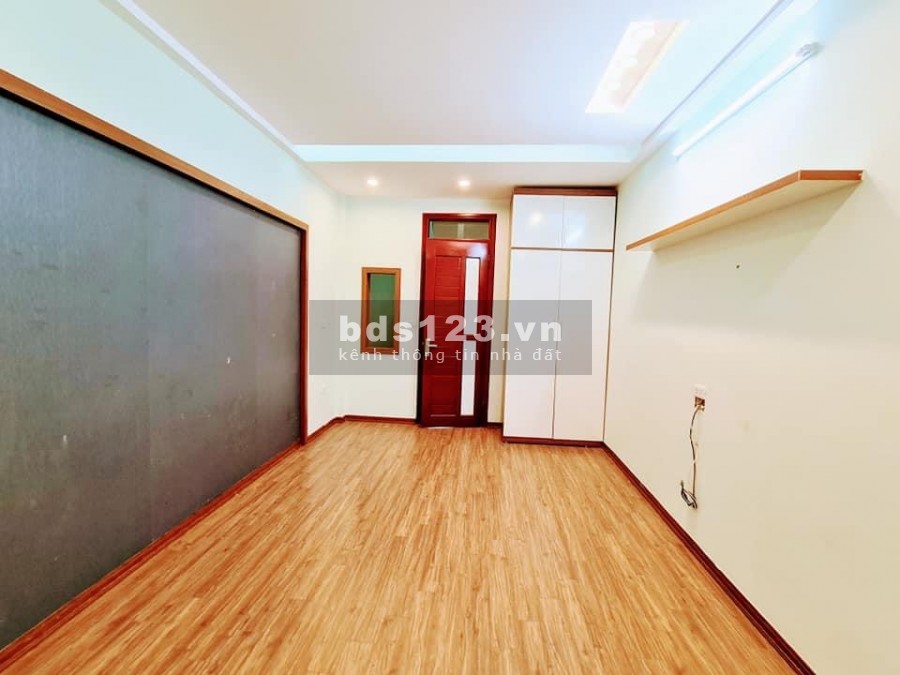 Bán Nhà Giáp Nhị 30m2 5 tầng MỚI ĐÉT giá bán 2.85 tỏi có bớt sâu mã nhà :N05