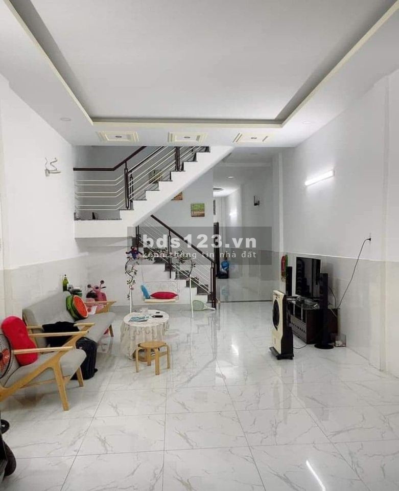 Nhà Mới Đẹp Ở Ngay Gíap Ngay Quận 10, giá bán 5.5 tỷ. lh 0799839943