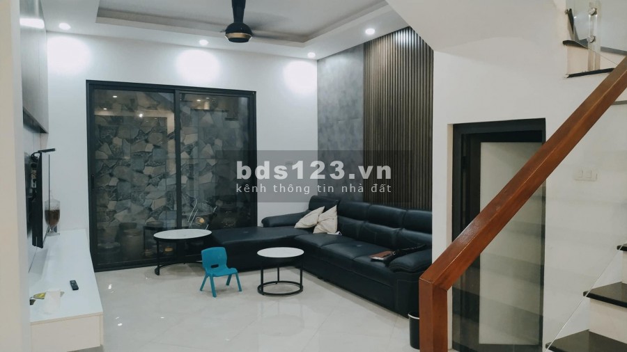 Bán nhà Cầu Giấy, kinh doanh 5 tầng, dt 55m2, giá chỉ 6.8 tỷ, lhcc