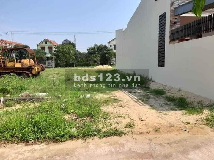 Bán đất 2550m2 sất Tỉnh Lộ, mt ô tô đối diện công ty lớn, cây xăng, khu dân cư đông, 430 triệu