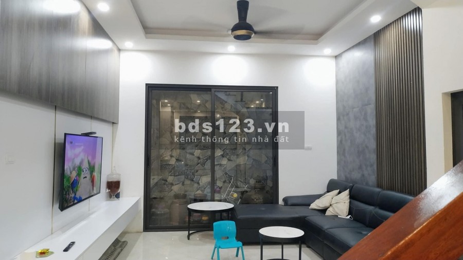 Bán nhà Cầu Giấy, kinh doanh 5 tầng, dt 55m2, giá chỉ 6.8 tỷ, lhcc