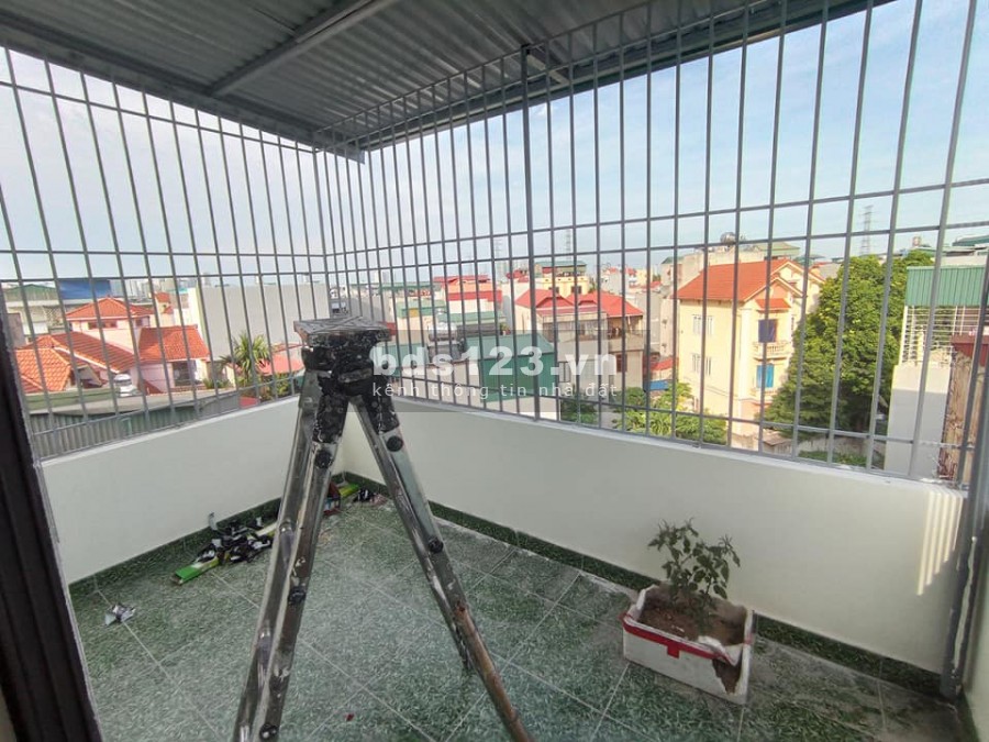 Bán nhà Hoàng Mai ngõ thông lô góc 3 thoáng, liên hệ 0981663442, giá 2.6 tỷ