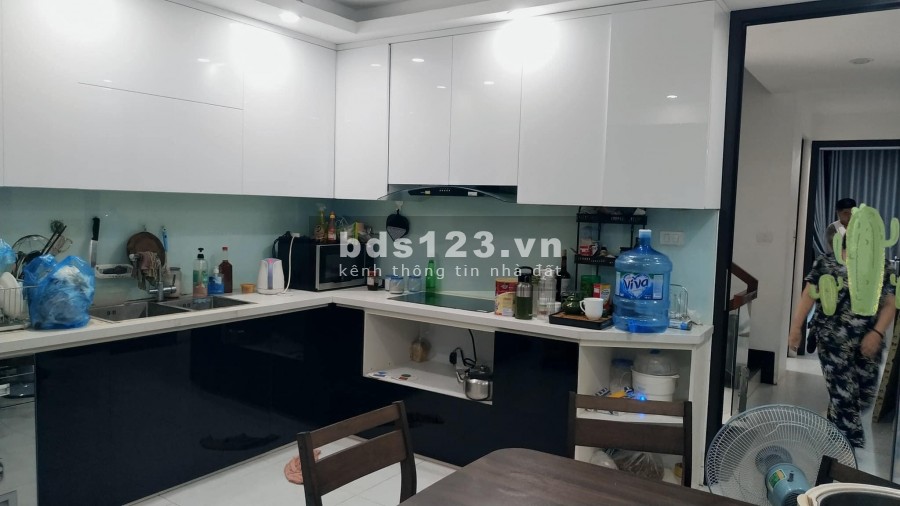 Bán nhà Cầu Giấy, kinh doanh 5 tầng, dt 55m2, giá chỉ 6.8 tỷ, lhcc