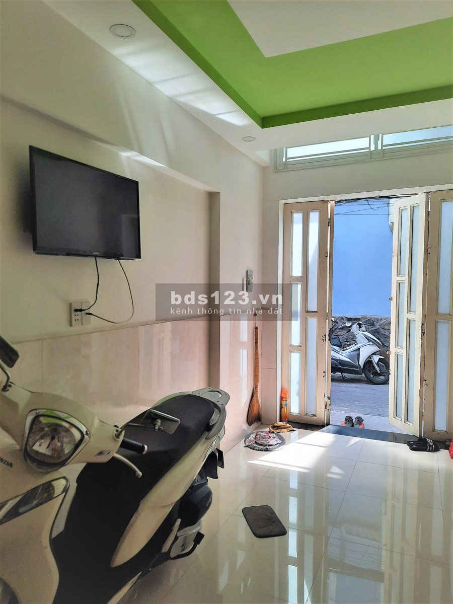 Nhà ĐẸP 3 lầu vuông vứt ở liền, hẻm oto CMT8 Q10_4ti4 bớt lộc