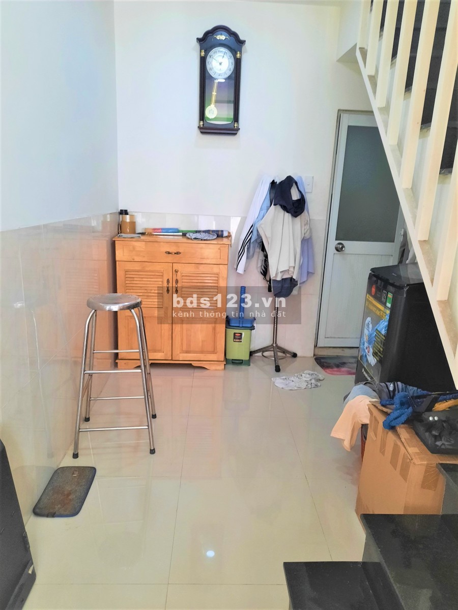 Nhà ĐẸP 3 lầu vuông vứt ở liền, hẻm oto CMT8 Q10_4ti4 bớt lộc