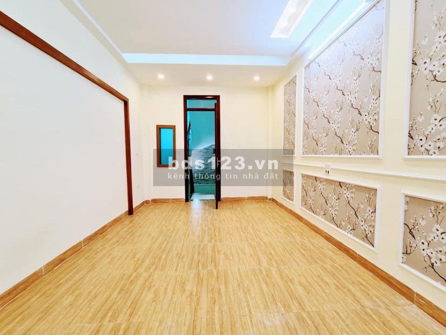 Bán Nhà Giáp Nhị 30m2 5 tầng MỚI ĐÉT giá bán 2.85 tỏi có bớt sâu mã nhà :N05