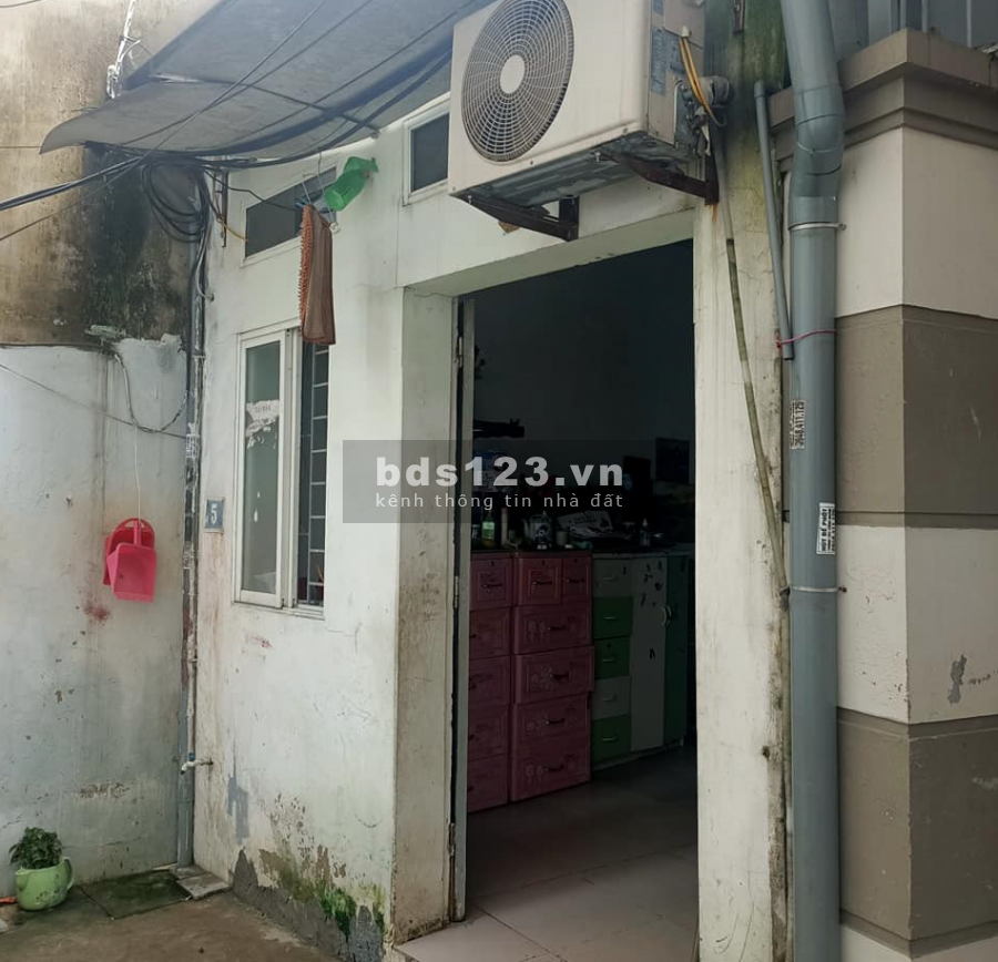 Giá bán 2.1 tỷ nhà 44m2 Cổ Nhuế ngõ rộng thông Ôtô 30m. LH: 094.111.1357.