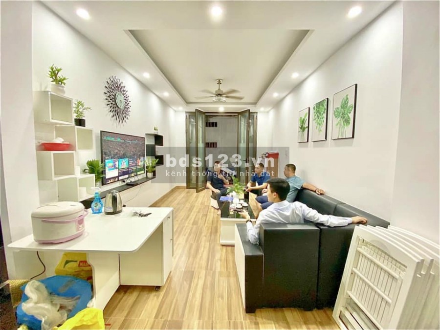 Hàng hiếm Nguyễn Trãi, dt 45m2, 5 tầng, 15m ra phố giá nhỉnh 5 tỷ, lh 0368422168