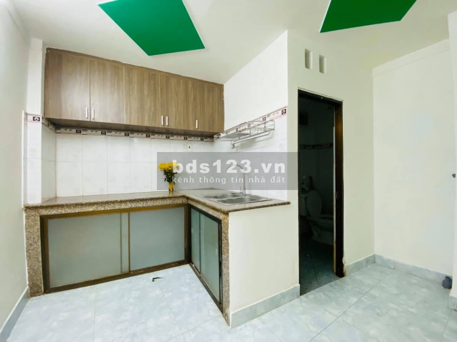 Nhà cần bán gấp, HXH 304 đường Bùi Đình Túy, P.12, Bình Thạnh, 2 tầng Giá rẻ.