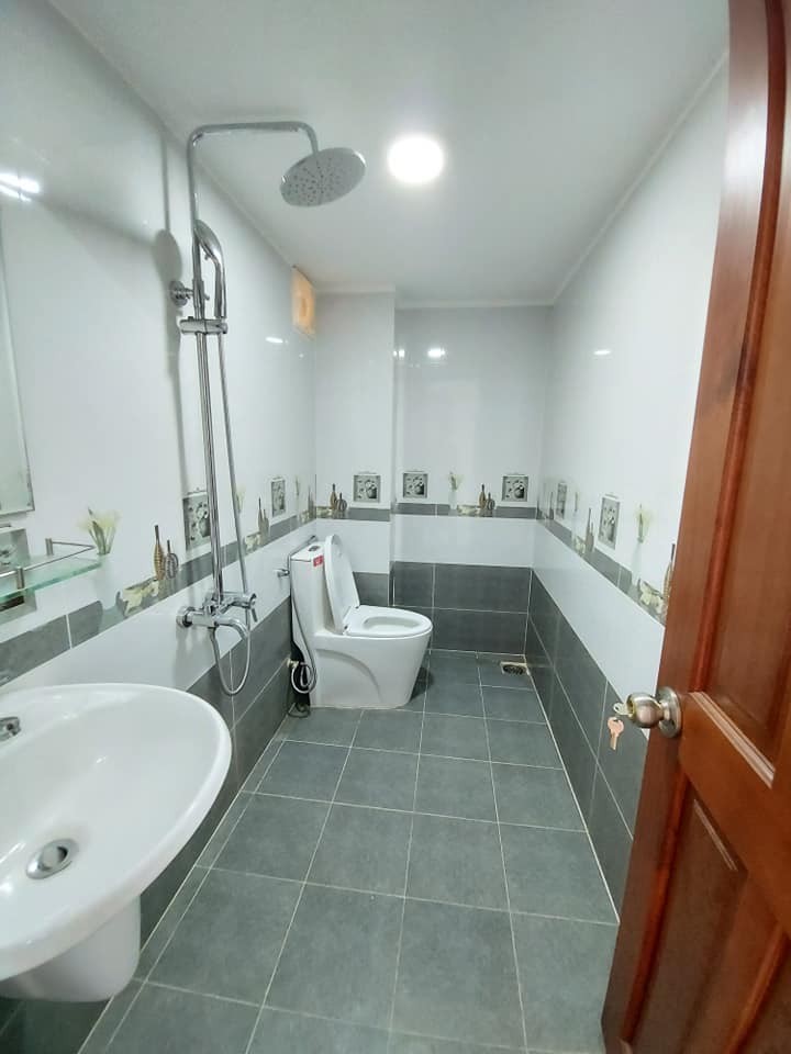 Xe hơi ngủ trong nhà Lê Văn Thọ (4,6x16), p11. Gò Vấp. giá 6,3 tỷ còn TL. LH 0979847570