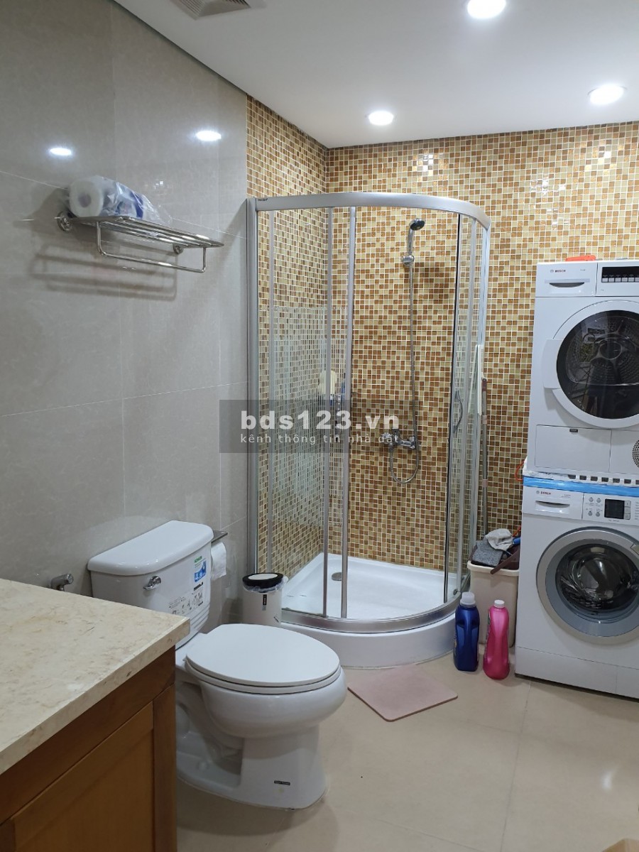 Vợ chồng em cho thuê gấp căn hộ FLC complex 36 Phạm Hùng 2pn 66m2 giá 10tr.Liên hệ: 0969679541