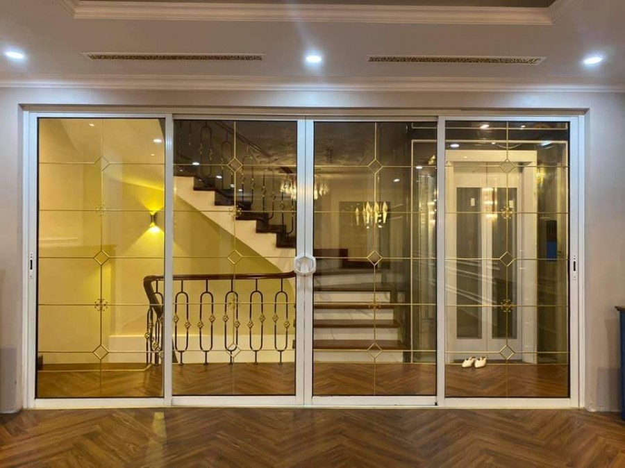 Cực Hiếm, Lô Góc. Bán Nhà Mặt Phố Hàng Gà, 65m, MT 6.5m - Giá 40.5 Tỷ