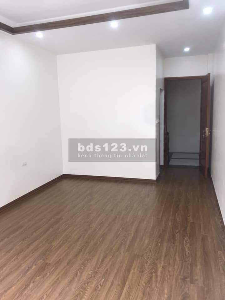 Cần Bán Nhà Phố Trương Định diện tích 34m2, 5 tầng đúc, gần ngã tư Mơ, sổ đỏ chính chủ