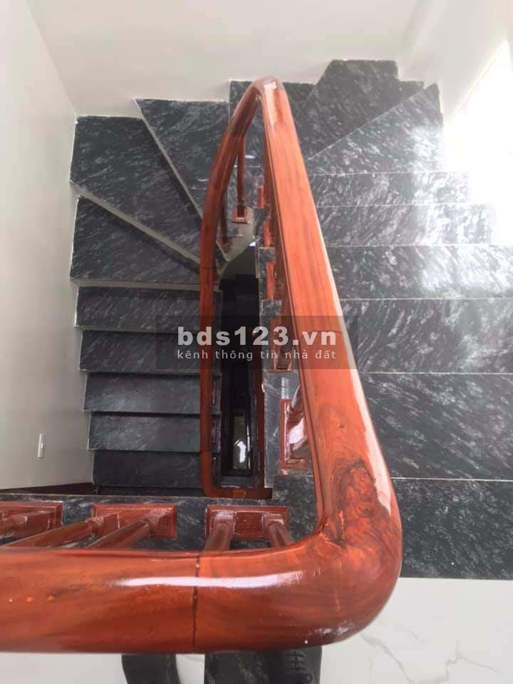 Cần Bán Nhà Phố Trương Định diện tích 34m2, 5 tầng đúc, gần ngã tư Mơ, sổ đỏ chính chủ