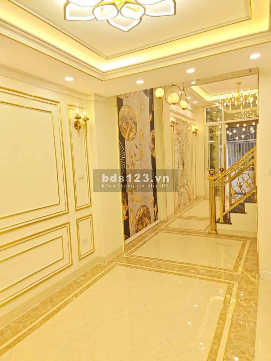 Nhà đẹp như khách sạn, gần phố lớn Kim Mã, ở hoặc cho thuê 5 tầng, giá 4.8 tỷ, lhcc