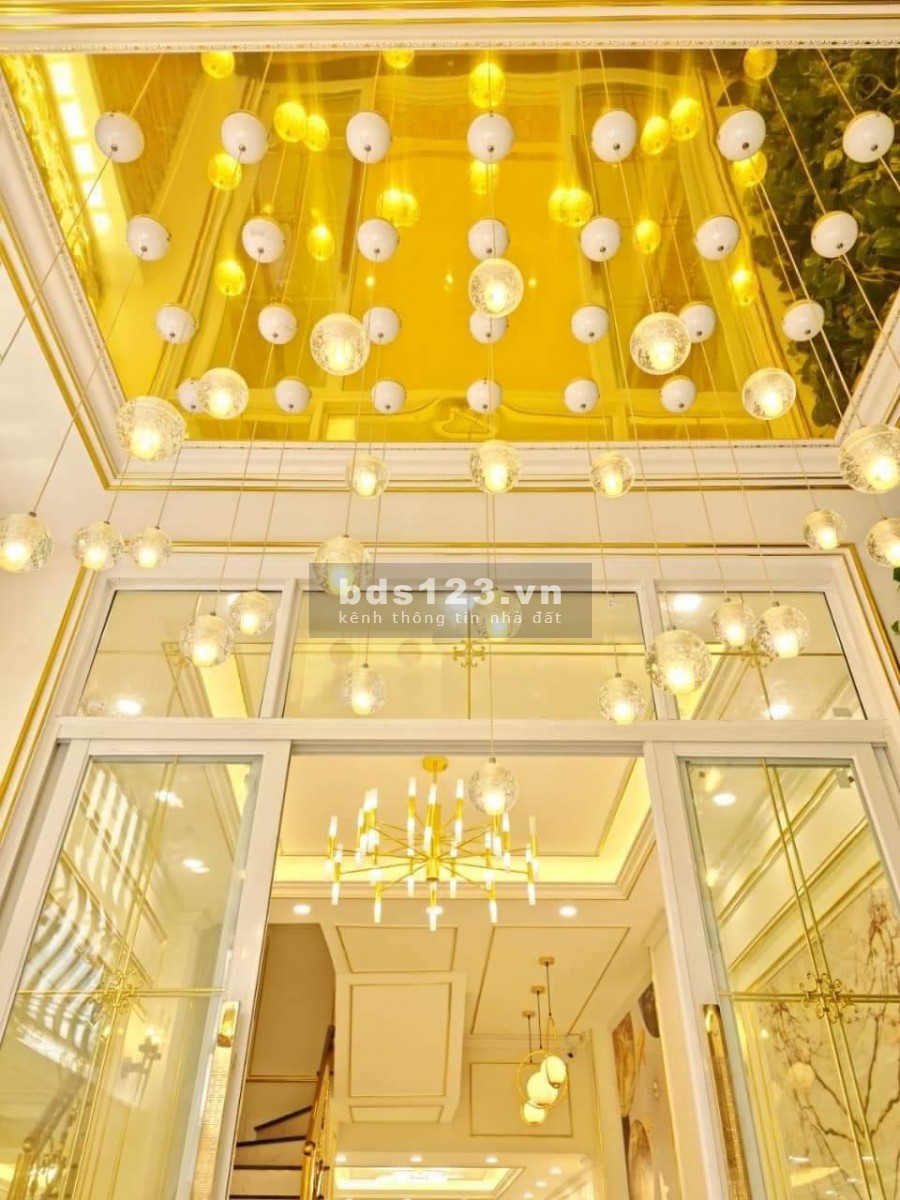 Nhà đẹp như khách sạn, gần phố lớn Kim Mã, ở hoặc cho thuê 5 tầng, giá 4.8 tỷ, lhcc