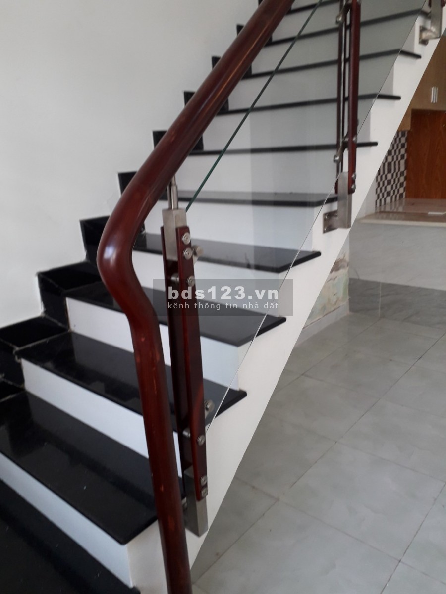 Cho thuê nhà nguyên căn Thạnh Lộc 19, Quận 12. 5×10m, trệt lửng, 2 Phòng ngủ.