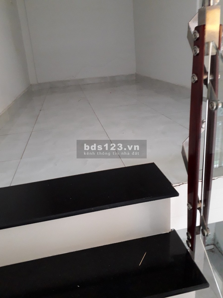 Cho thuê nhà nguyên căn Thạnh Lộc 19, Quận 12. 5×10m, trệt lửng, 2 Phòng ngủ.