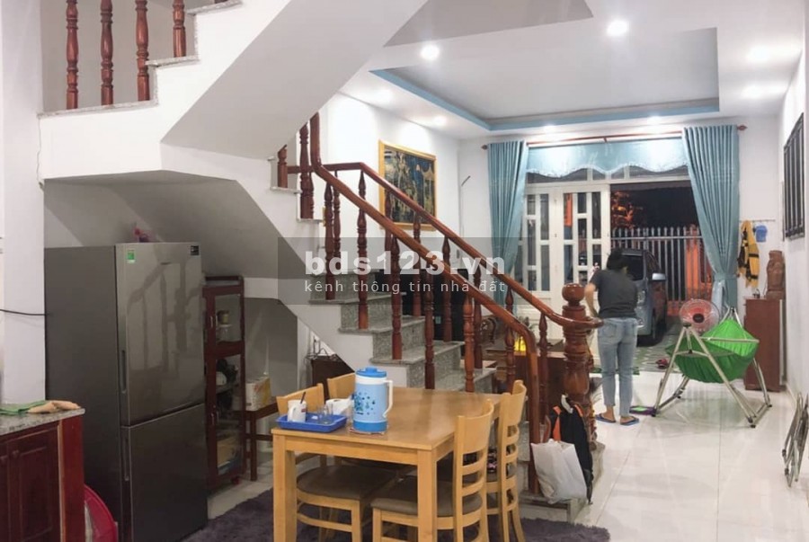 Chủ cần ra gấp căn nhà 1 lầu 1 trệt, giá bán 2.25 tỷ, liên hệ 0389728246