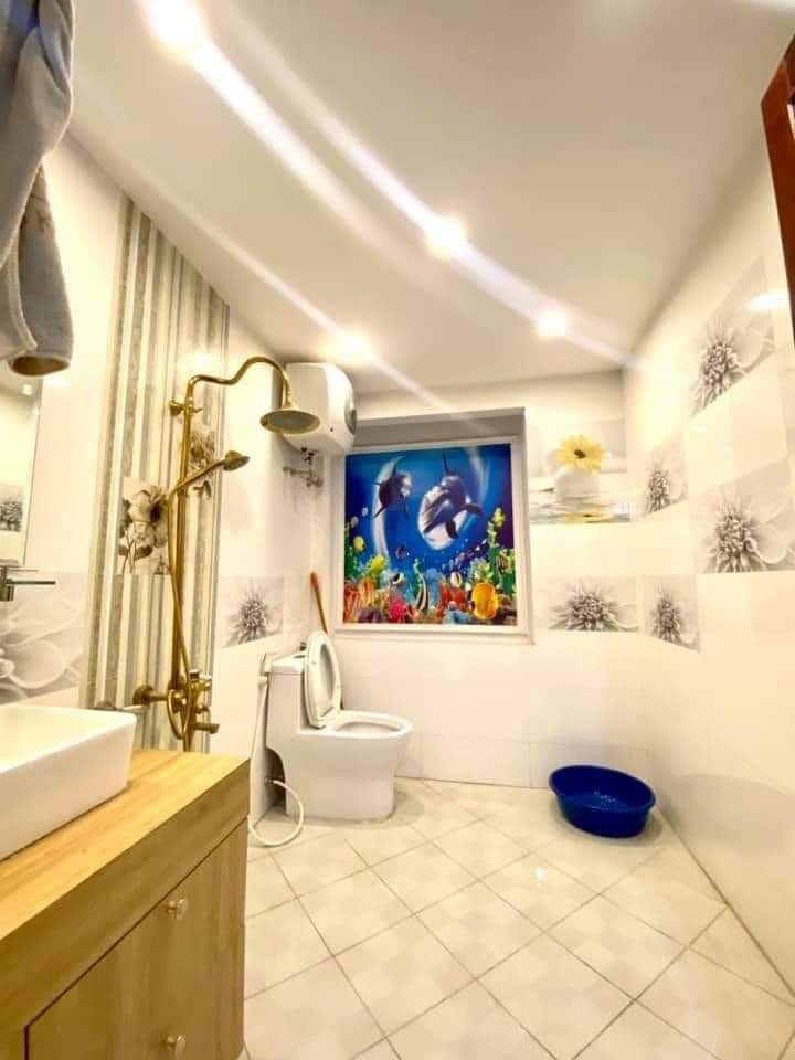 Hoa hậu Bồ Đề gần phố ô tô vào nhà nội thất xịn 60m, 5 tầng Gía 6.35 tỷ, lh 0963521933