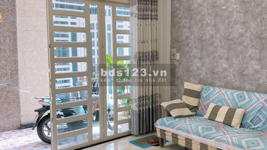 Phú Nhuận Huỳnh Văn Bánh diện tích 30m2 khu dân trí cao, gần mặt tiền giá 5 tỷ 4