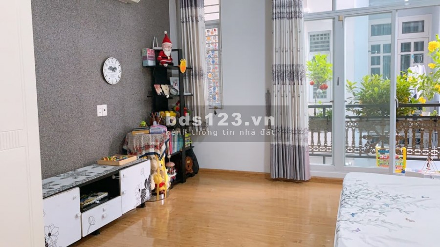 Phú Nhuận Huỳnh Văn Bánh diện tích 30m2 khu dân trí cao, gần mặt tiền giá 5 tỷ 4