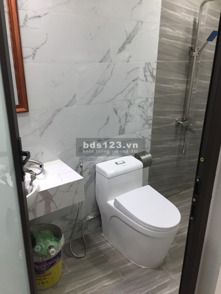 Bán nhà trong ngõ đường Giáp Bát, diện tích 32m2 giá 3,4 tỷ, liên hệ 0949794555