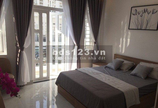 Nhà 1 trệt 2 lầu đúc giá rẻ trung tâm Quận 12, chính chủ, giá 2.4 tỷ