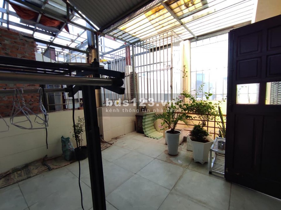 Bán nhanh nhà phố Nguyễn Văn Cừ 37m2, 5 tầng rộng 6m. nhà dân xây về ở ngay 3,86 tỷ