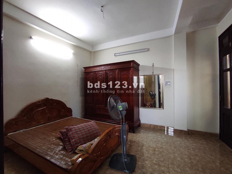 Bán nhanh nhà phố Nguyễn Văn Cừ 37m2, 5 tầng rộng 6m. nhà dân xây về ở ngay 3,86 tỷ
