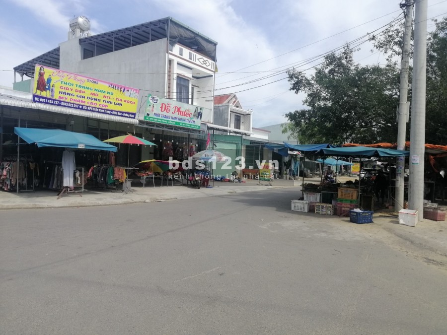 Mở cửa hàng kinh doanh ngay mặt tiền cổng chính của chợ lớn, mặt tiền chợ