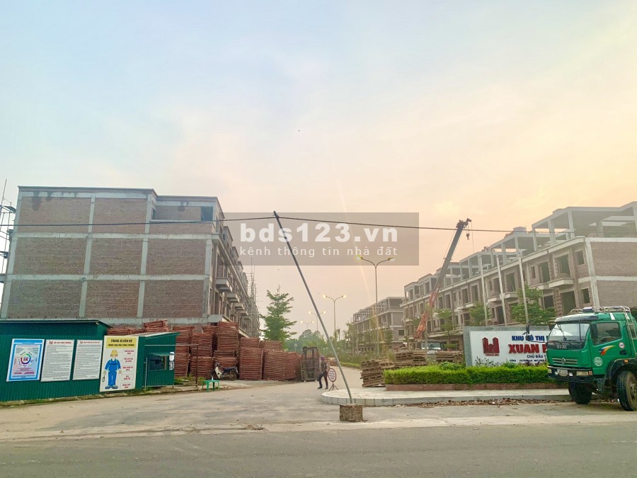 ️Bán lô sổ đỏ mt 6m️, ngay gần sân bóng - Băng 3 đường Lê Quang Đạo