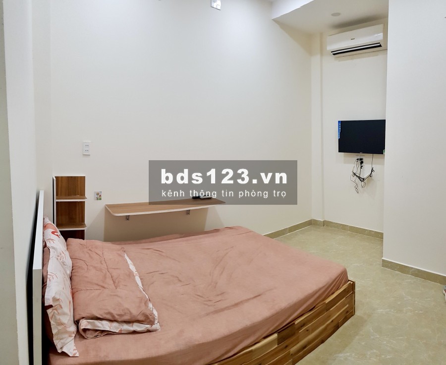 Căn hộ mới full nội thất trung tâm Phú Nhuận, có cửa sổ , ban công, wc riêng
