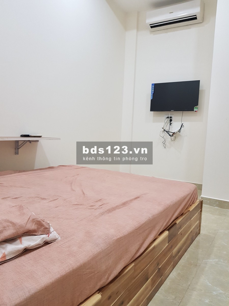 Căn hộ mới full nội thất trung tâm Phú Nhuận, có cửa sổ , ban công, wc riêng
