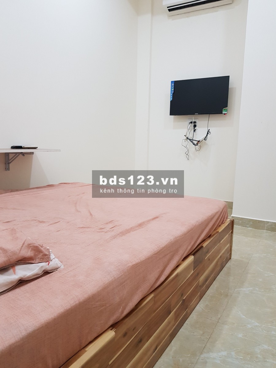 Căn hộ mới full nội thất trung tâm Phú Nhuận, có cửa sổ , ban công, wc riêng