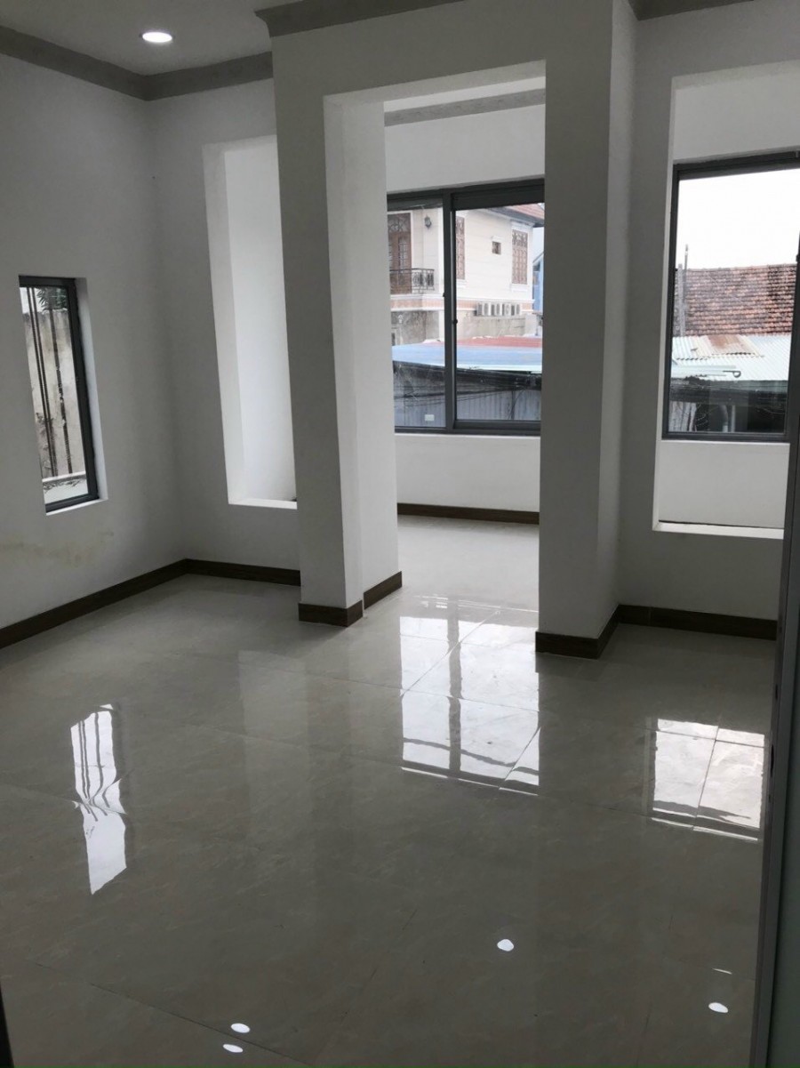 Nhà 1 trệt 1 lầu gần cty Pouchen, sổ hồng riêng thổ cư, đường xe hơi. Lô Góc