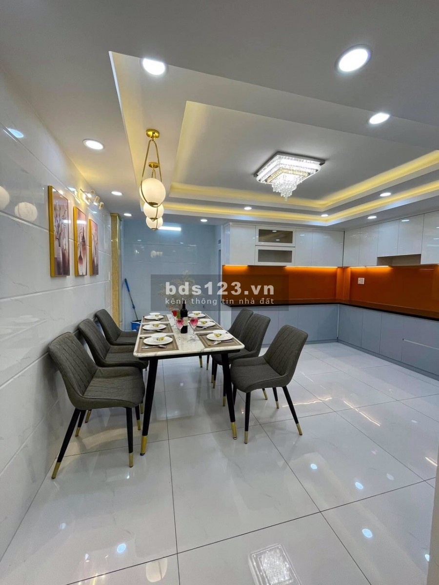 Cho Thuê Nhà Cửu Long, Quận Tân Bình, diện tích sử dụng 6x18m, 3 lầu