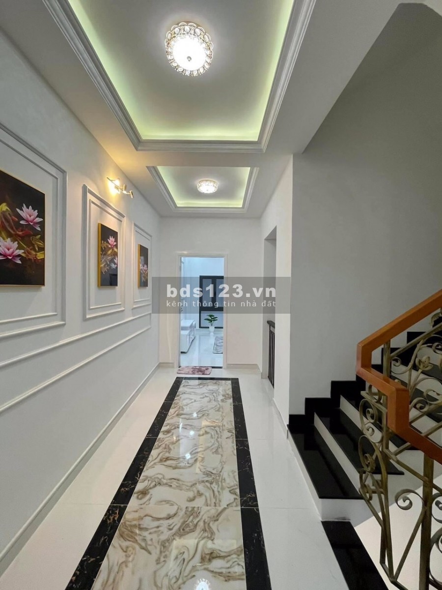 Cho Thuê Nhà Cửu Long, Quận Tân Bình, diện tích sử dụng 6x18m, 3 lầu