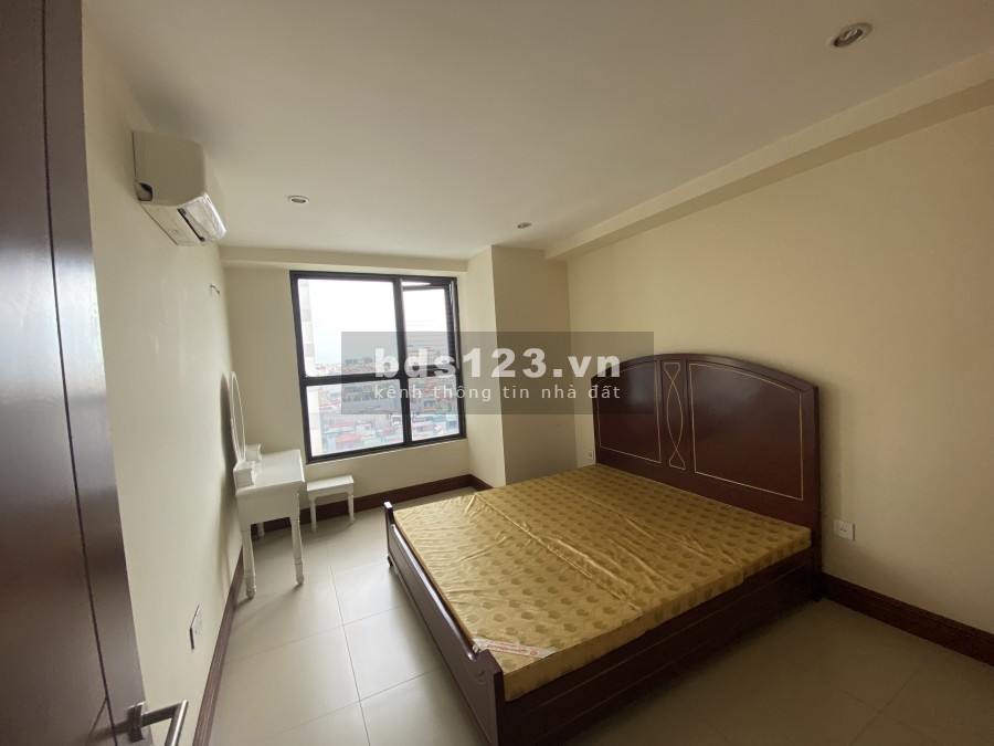 Cho thuê chung cư Star City Lê Văn Lương, dt 95m2, liên hệ 0943397385