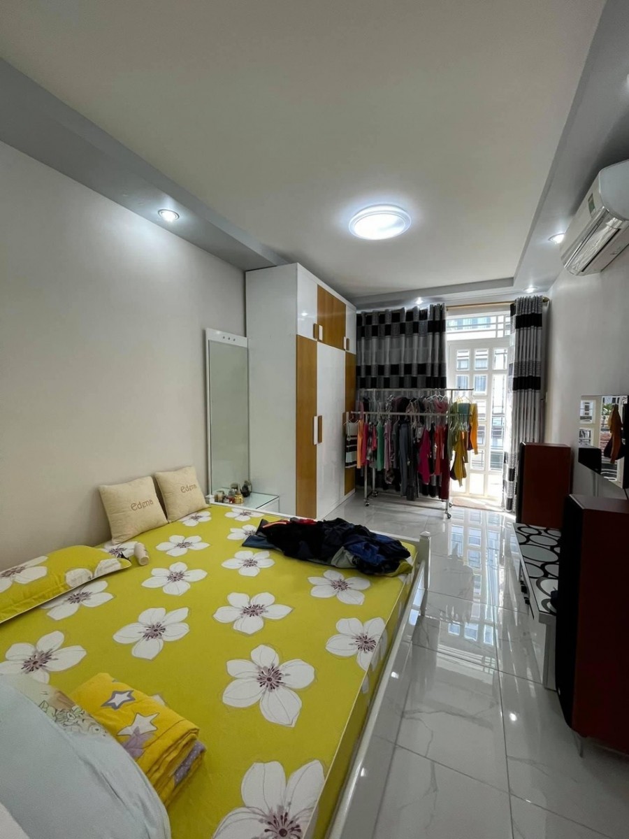 Huỳnh Văn Bánh, Phú Nhuận, hẻm 1 trục thẳng, mt xe hơi tránh, nhà mới 45m2, 2 tầng giá cực tốt