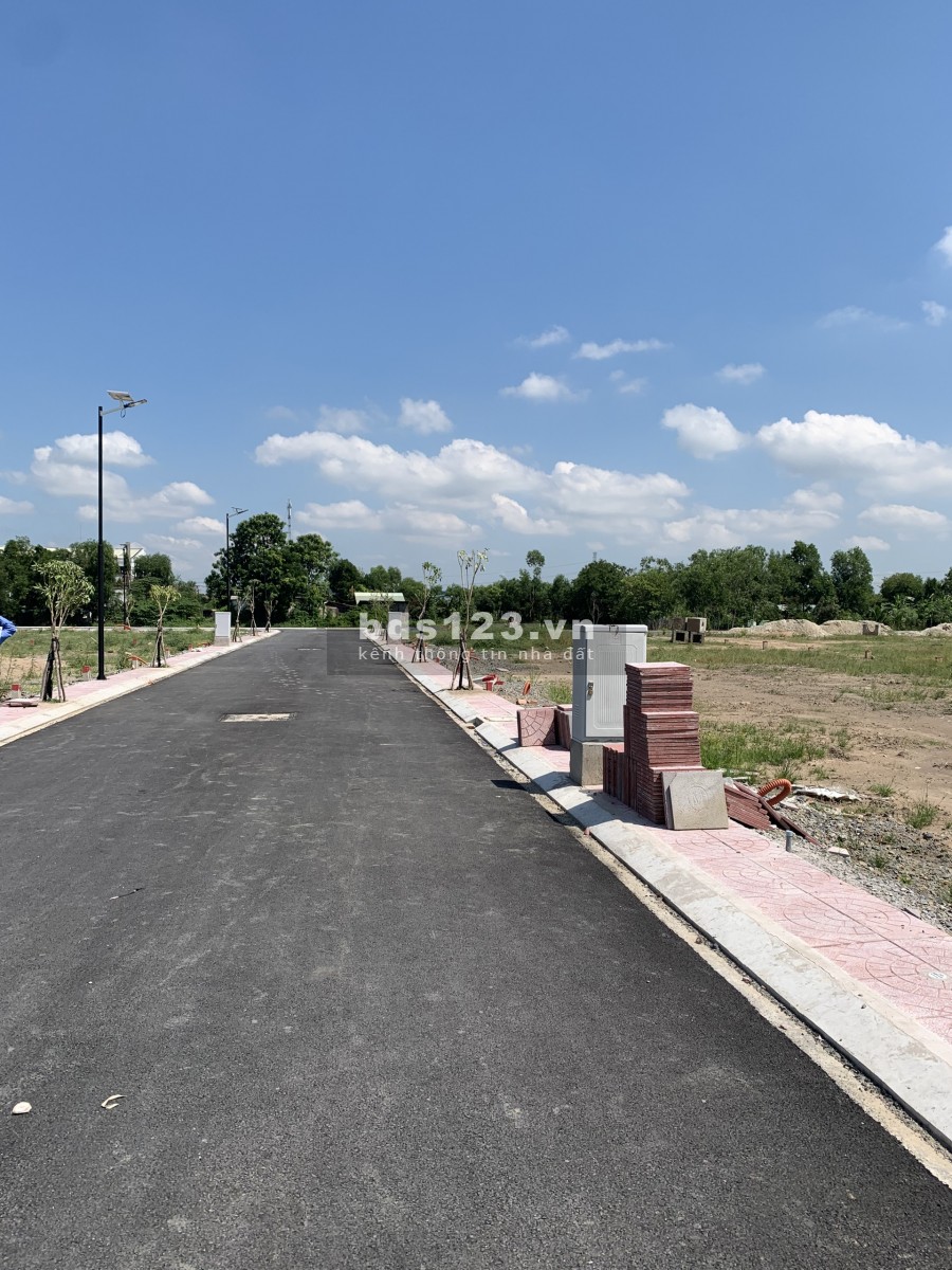 Đất thổ cư mặt tiền đường Hoàng Phan Thái, Bình Chánh New Center 95m2 giá 2.78 tỷ. Sổ hồng riêng