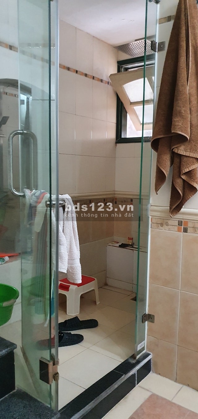 Bán nhà phố Trần Cung, diện tích 59m2, giá bán 4.3 tỷ, 5 tầng đúc