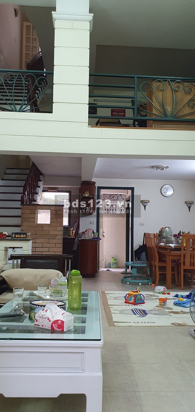 Bán nhà phố Trần Cung, diện tích 59m2, giá bán 4.3 tỷ, 5 tầng đúc