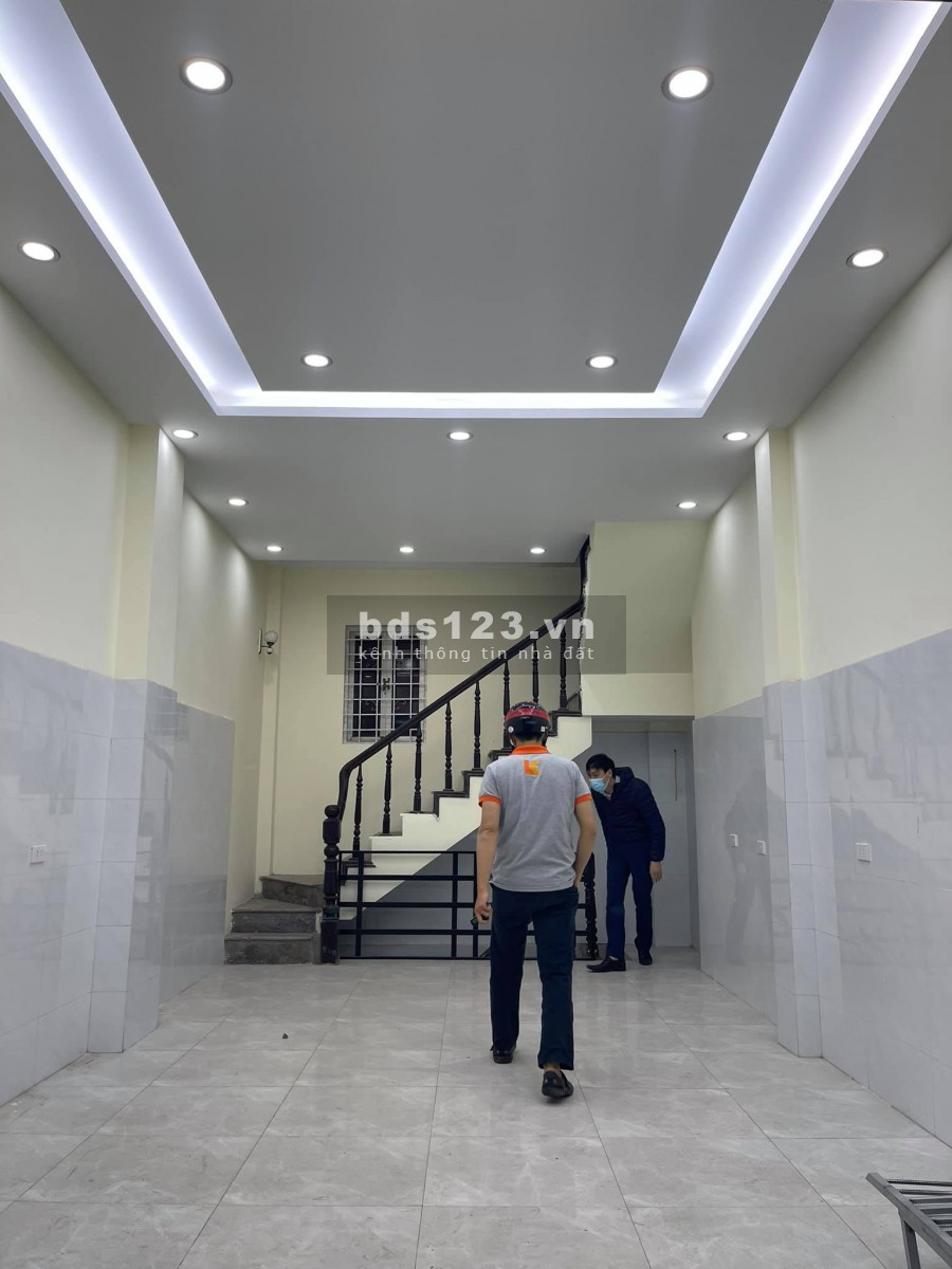 Bán nhà mặt đường Trần Khát Chân, dt 31m, 5 tầng, ô tô đỗ kinh doanh sầm uất, giá 4.95 tỷ