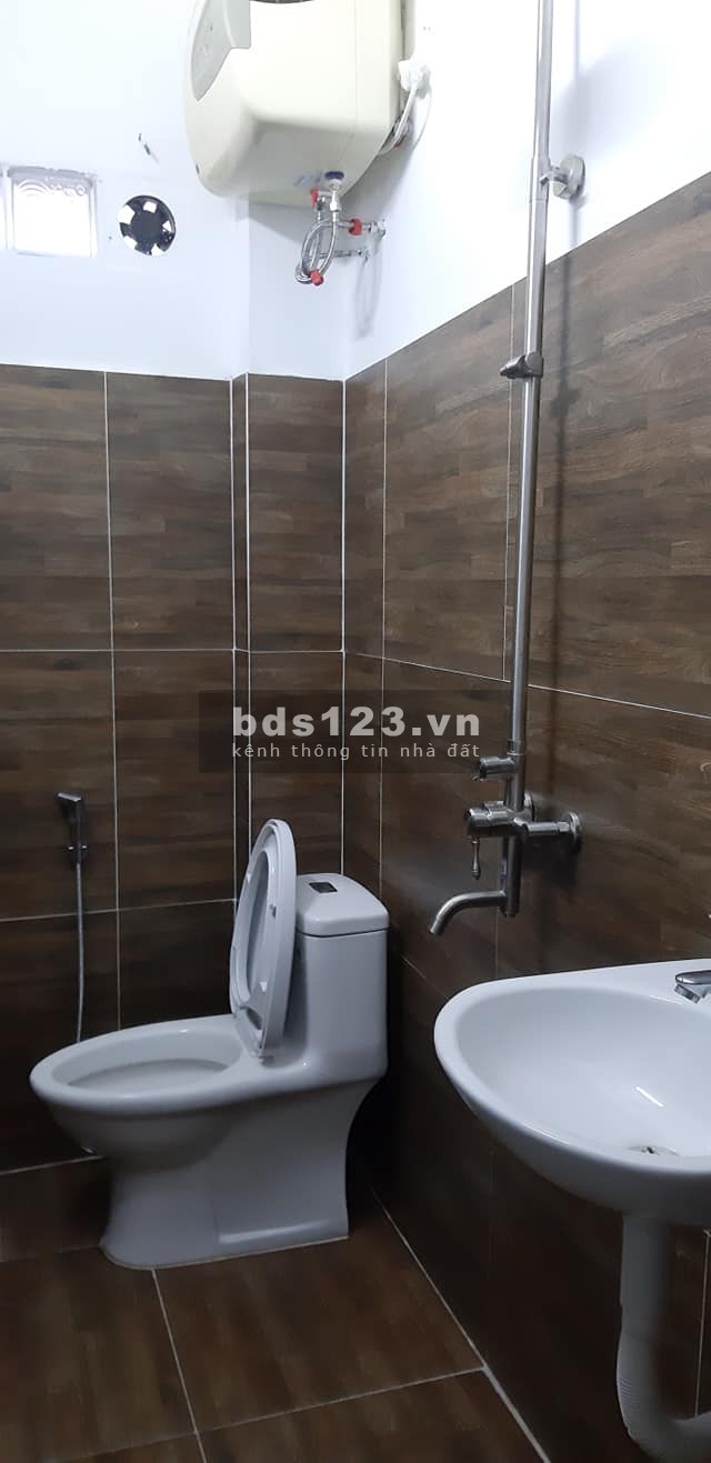 Bán nhà mặt đường Trần Khát Chân, dt 31m, 5 tầng, ô tô đỗ kinh doanh sầm uất, giá 4.95 tỷ