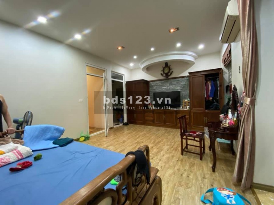 Bán Gấp Nhà Vương Thừa Vũ, Thanh Xuân 40m2, 5T, 3.4 Tỷ. Phân Lô Quân Đội