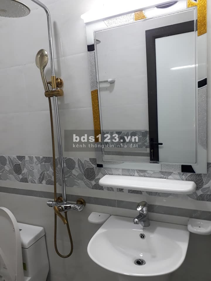Bán nhà vào ở ngay gần đường ô tô tầm tiền nhỏ, kiến trúc đẹp, lhcc